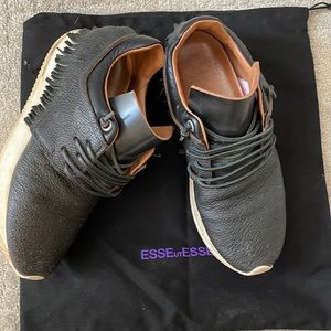 Esse shoes and dustbag